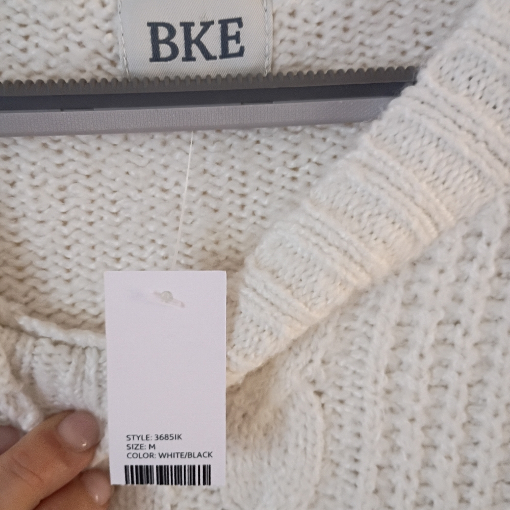 NWT.BKE Women's White and Black Cable Knit Sweater - Picture 5 of 10